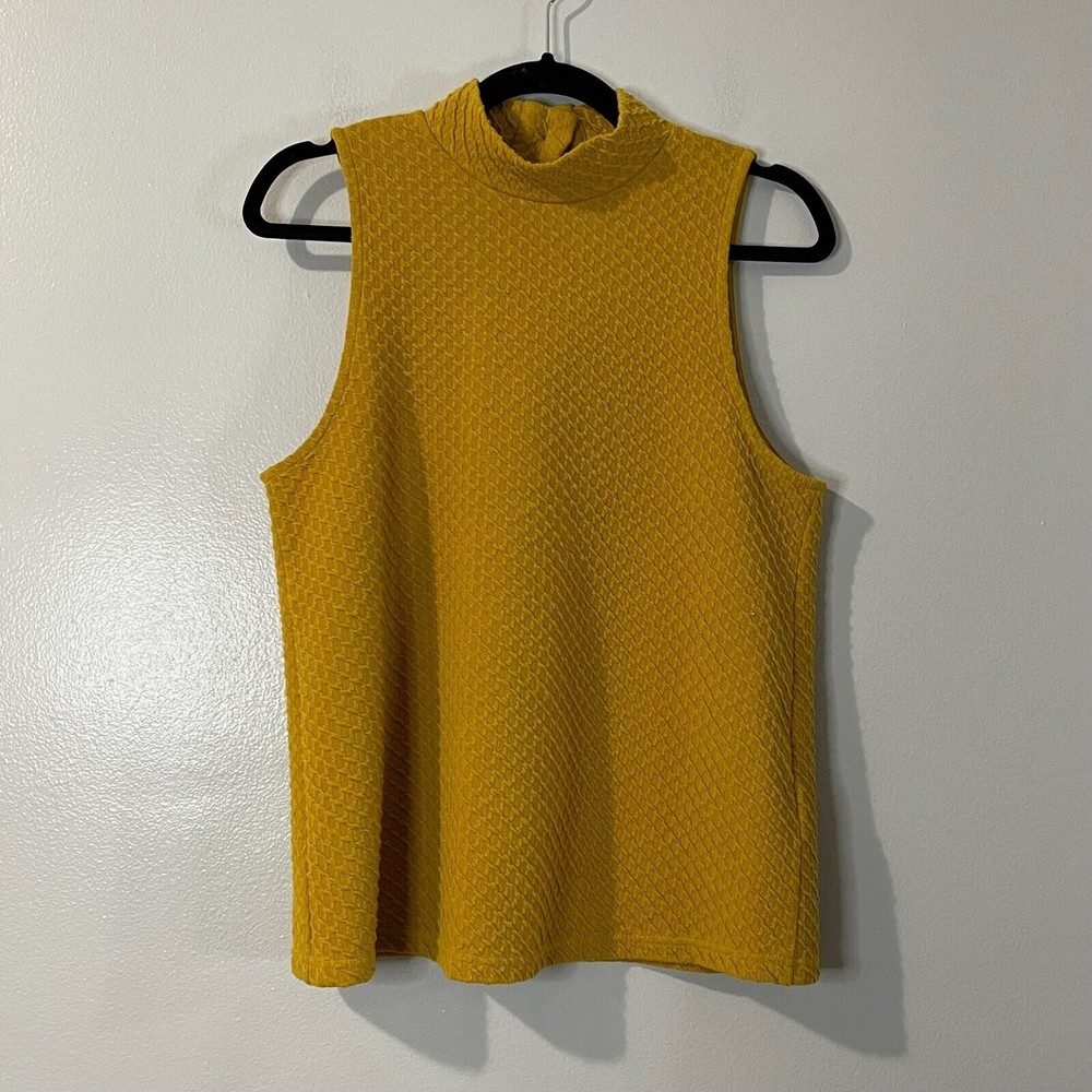 ERI + ALI Textured Sleeveless Large Button Tank Top / Mustard Yellow / Medium